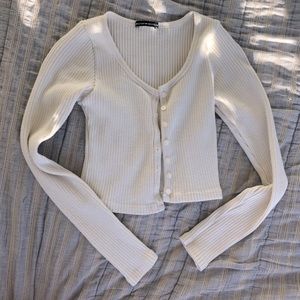 Brandy Melville cropped sweater/cardigan